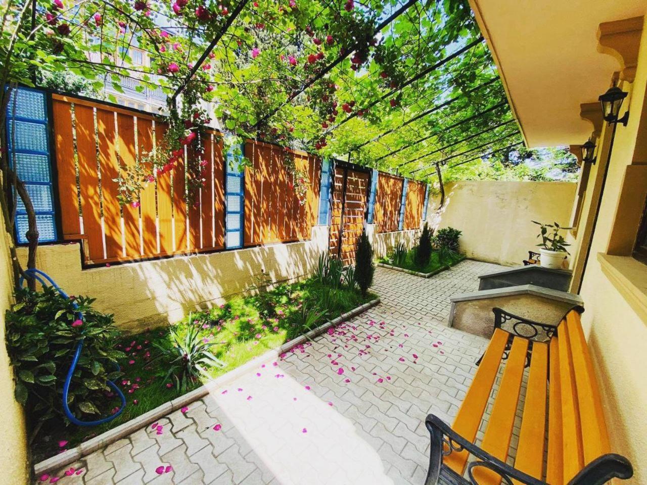 Hotel "Tbilisi Tales" In The Heart Of The Old City Exterior foto